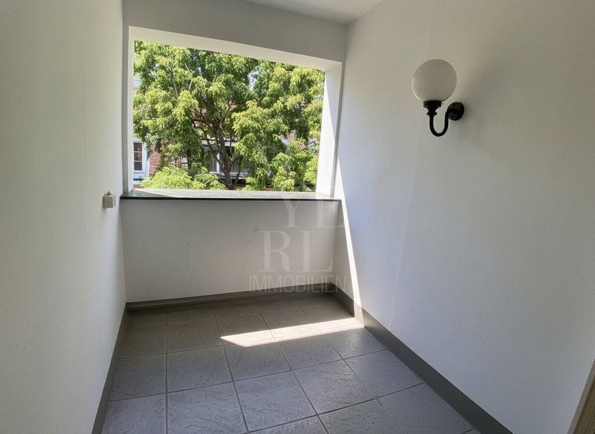 Ruhige Dachgeschosswohnung mit Klima - hinterm Rathaus