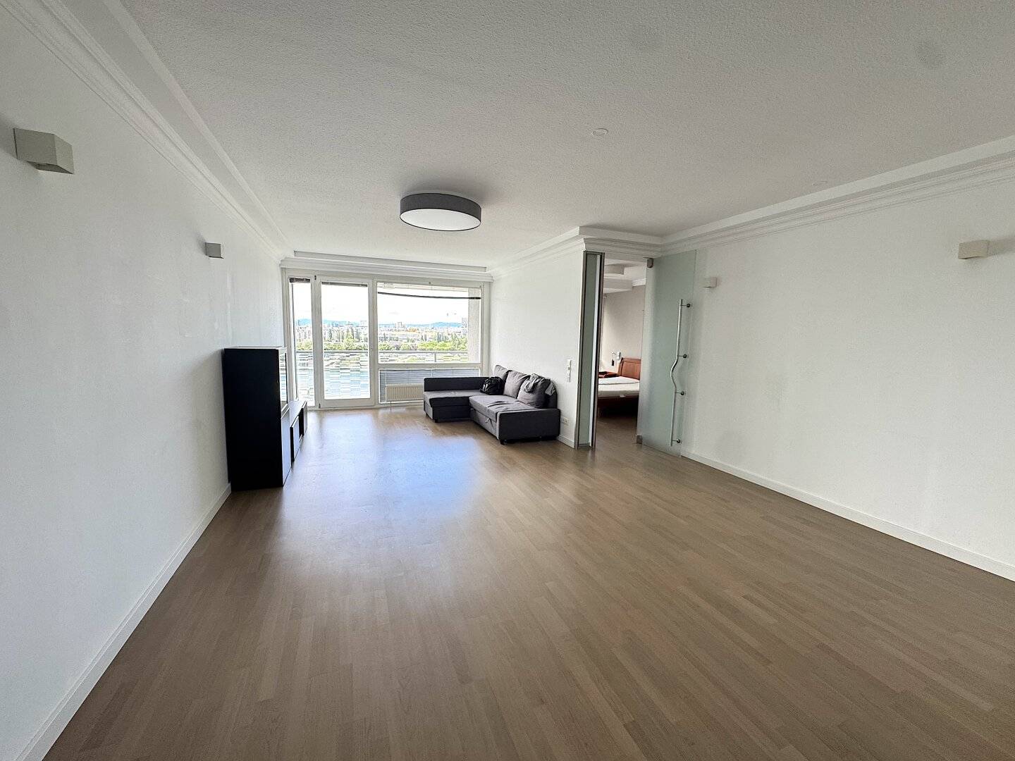 A/C available - Direct Water Access Next to Vienna International Centre