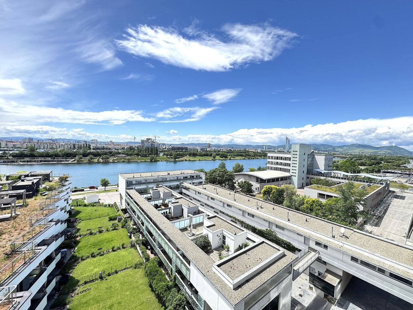 A/C available - Direct Water Access Next to Vienna International Centre