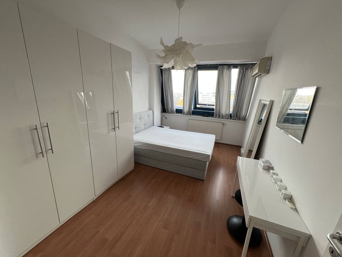 Short Walking Distance to Vienna International School