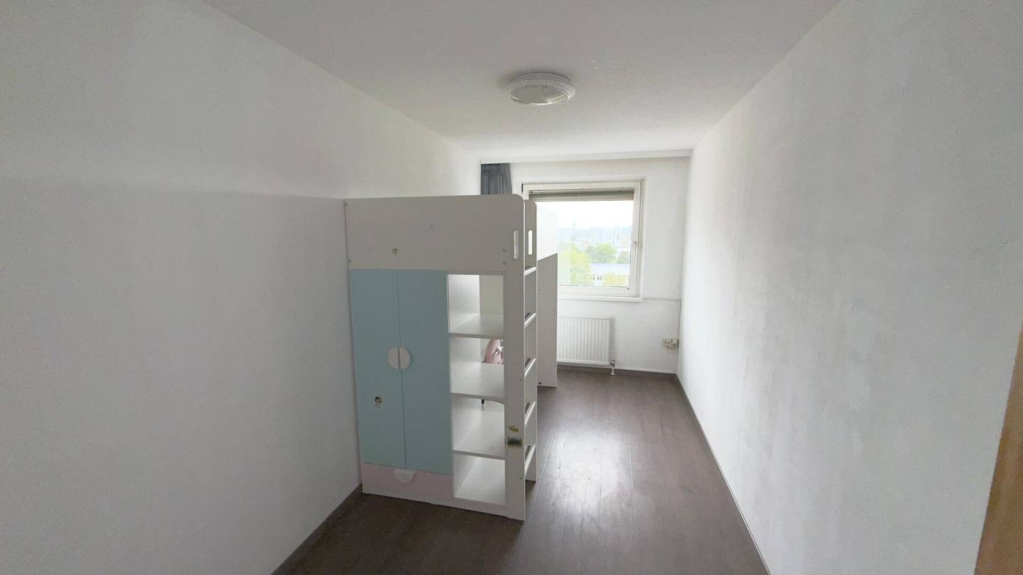 Furnished 2 Bedroom Apartment close to VIC