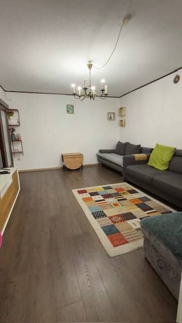 Furnished 2 Bedroom Apartment close to VIC