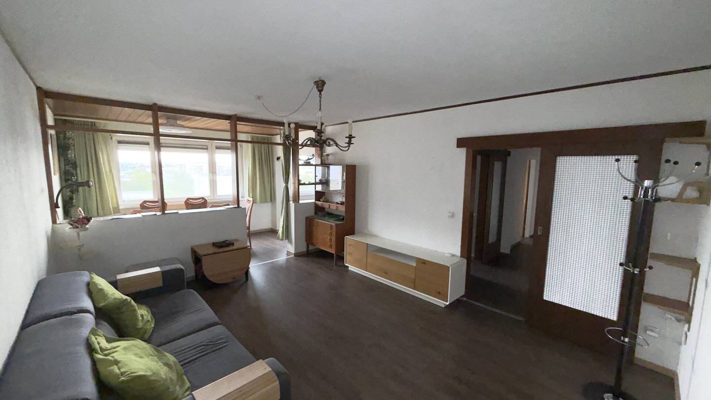 Furnished 2 Bedroom Apartment close to VIC