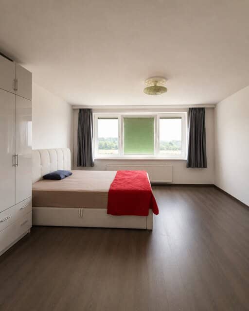 Furnished 2 Bedroom Apartment close to VIC
