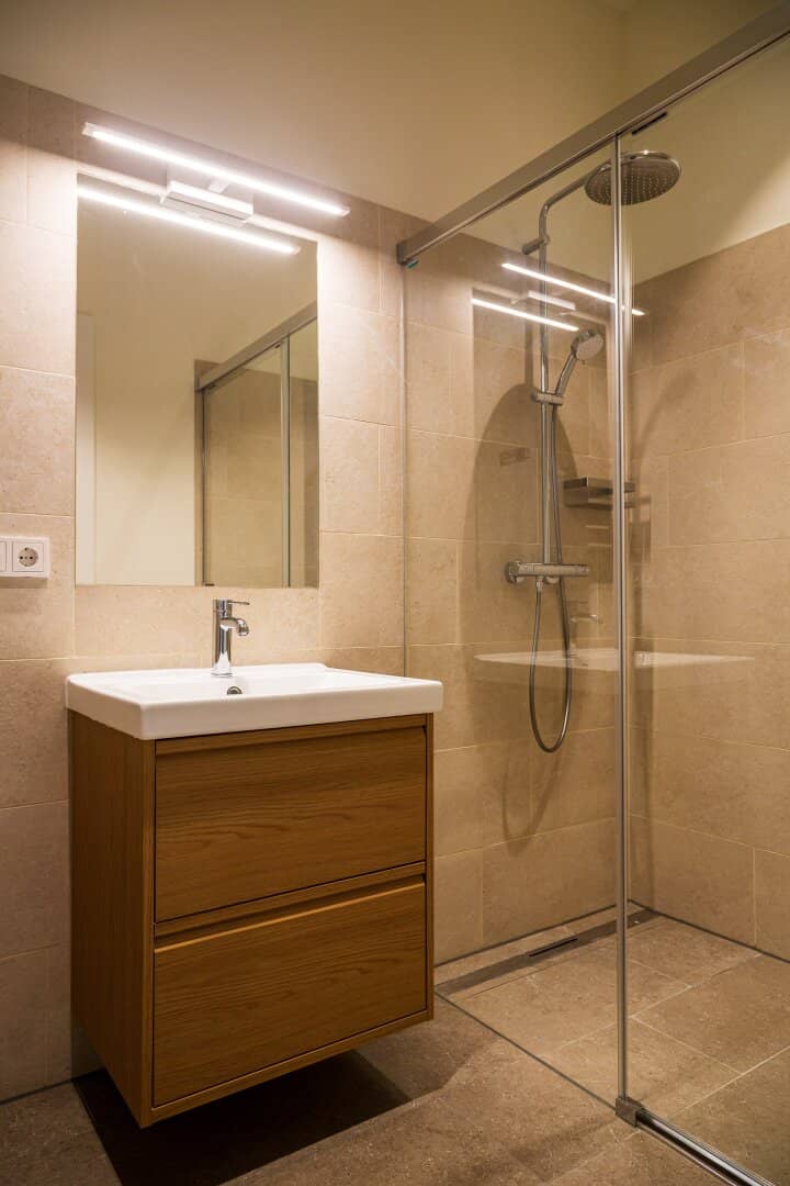 Serviced Apartment with Terrace in a Green Setting – Pötzleinsdorf (07)