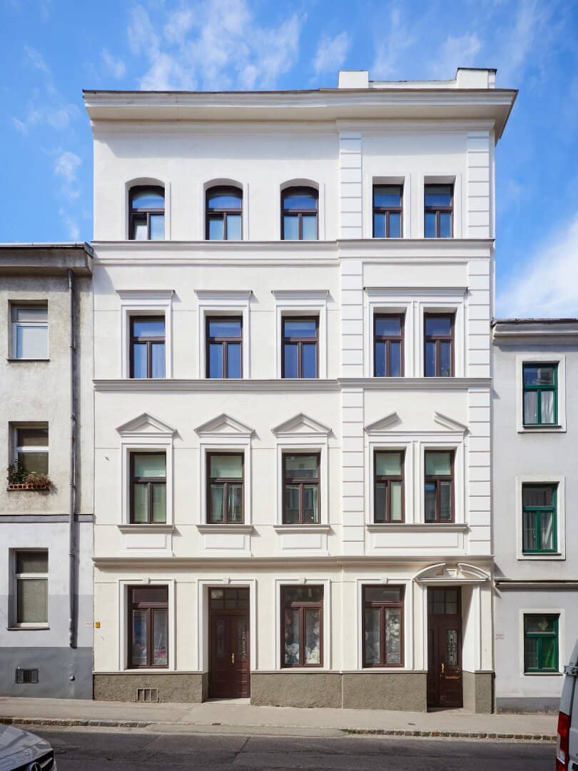 ROHDACHBODEN mit Kellerlager nahe Elterleinplatz in schönem Zinshaus, 1170!