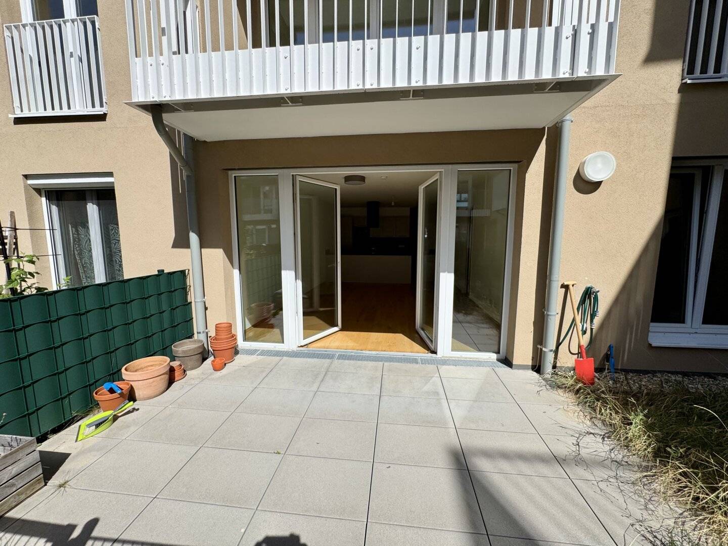 Großzügige 4 Zimmer Wohnung mit Privatgarten