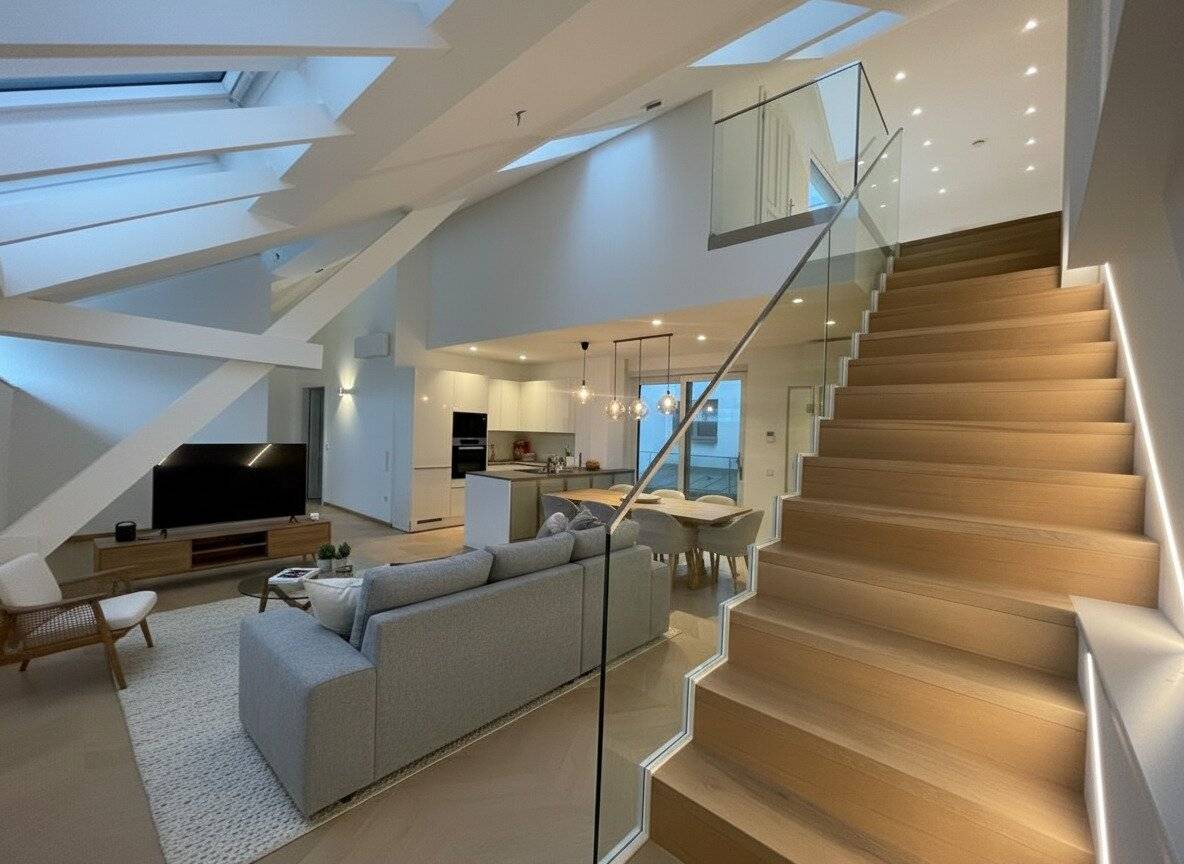 1010! Topmoderne 4-Zimmer DG-Maisonette mit Balkon in exklusiver Innenstadtlage!