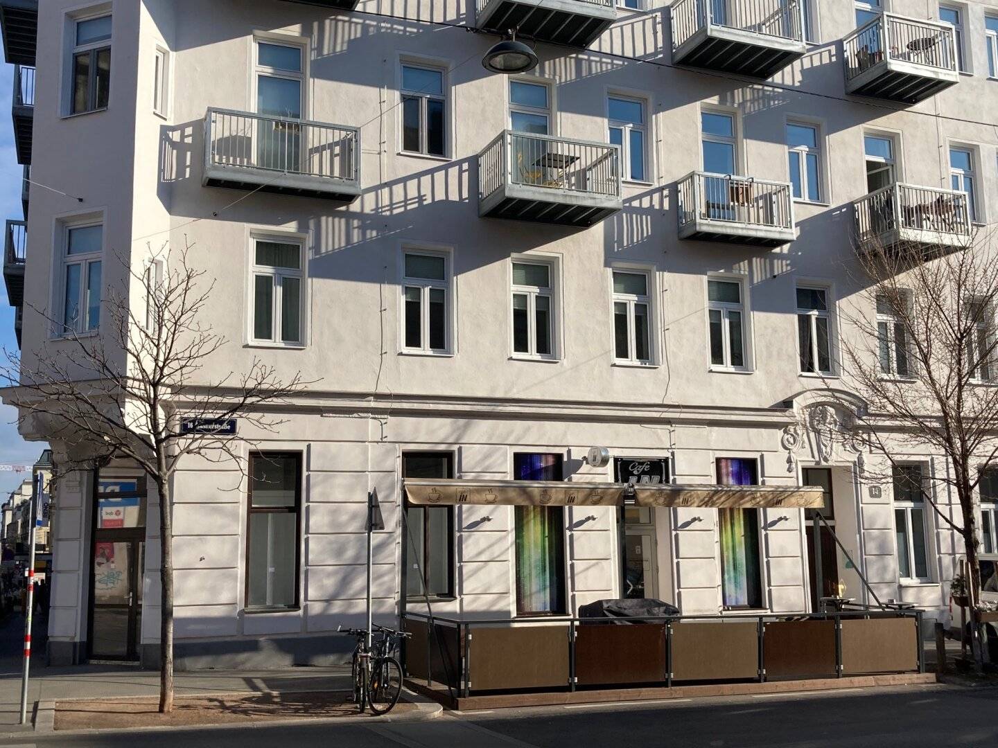 WOHNUNGSEIGENTUMSPAKET: 4 Geschäftslokale/Gewerbe-. und Lagerflächen zum Kauf, 1160!