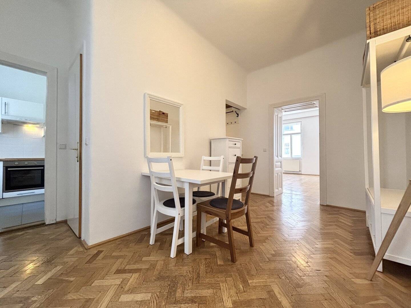 1150 Wien! Helle 3-Zimmer-Altbauwohnung mit perfekter Raumaufteilung – nur wenige Gehminuten zur U3 Schweglerstraße