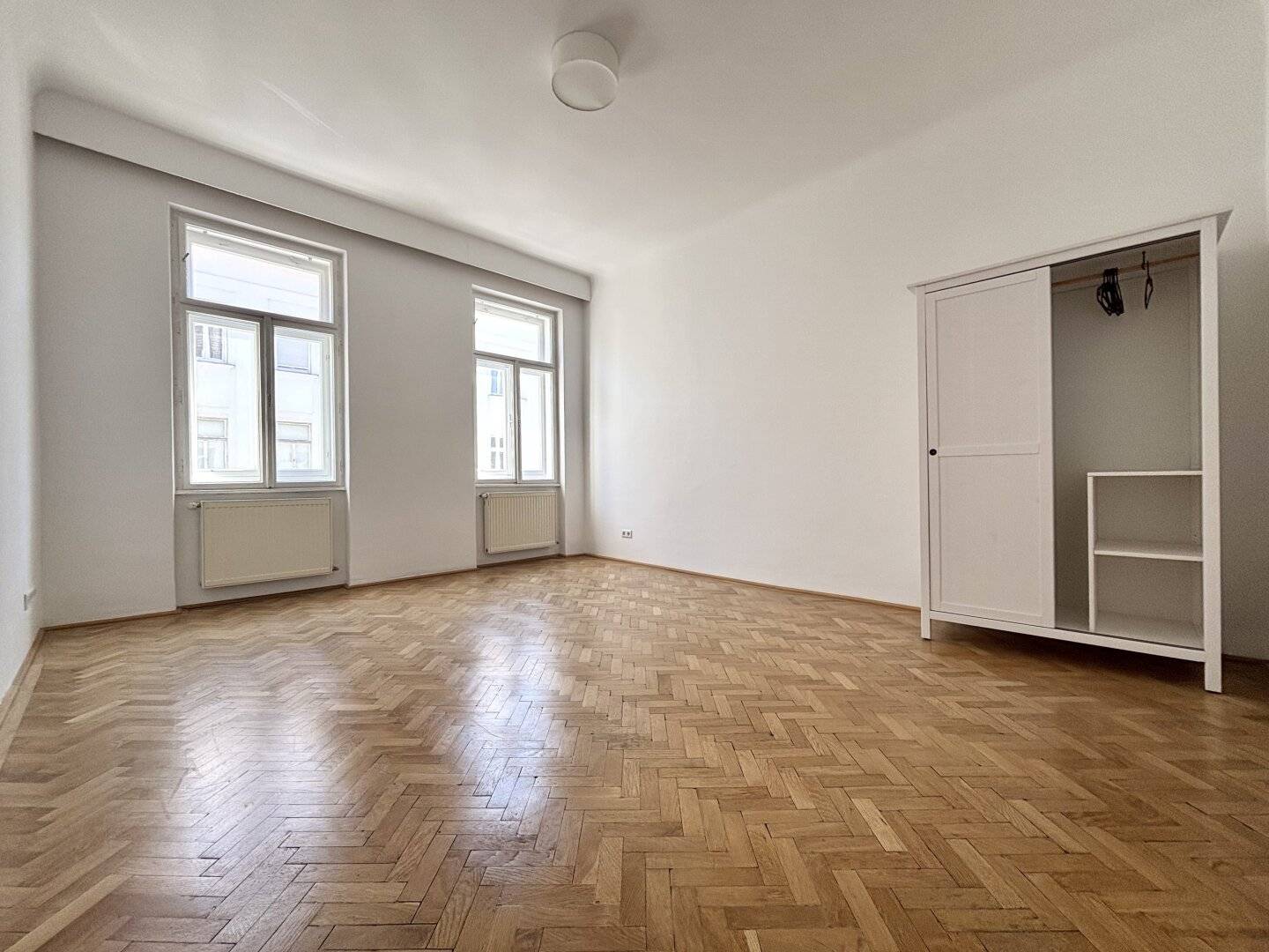 1150 Wien! Helle 3-Zimmer-Altbauwohnung mit perfekter Raumaufteilung – nur wenige Gehminuten zur U3 Schweglerstraße
