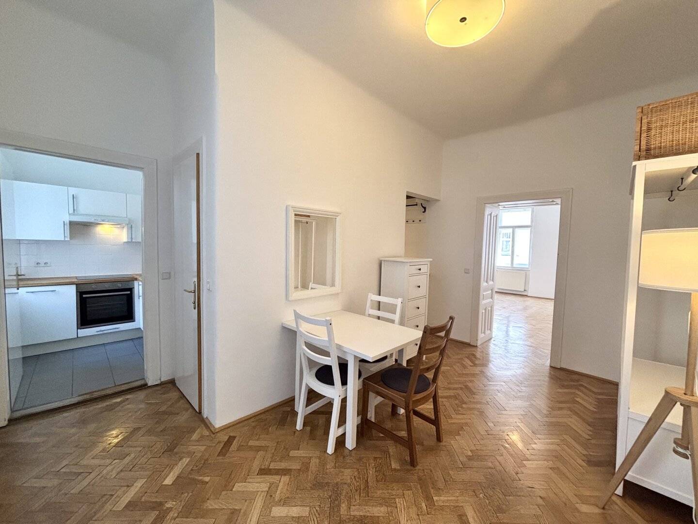 1150 Wien! Helle 3-Zimmer-Altbauwohnung mit perfekter Raumaufteilung – nur wenige Gehminuten zur U3 Schweglerstraße