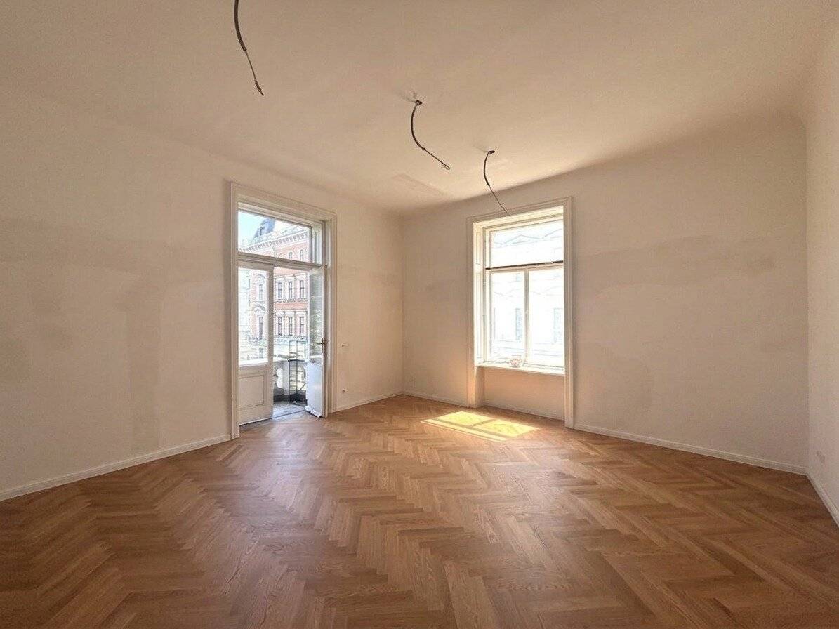 1090! ERSTBEZUG NACH GENERALSANIERUNG: "6 Zimmer, 2 Bäder, kleiner Balkon ab Oktober 26"