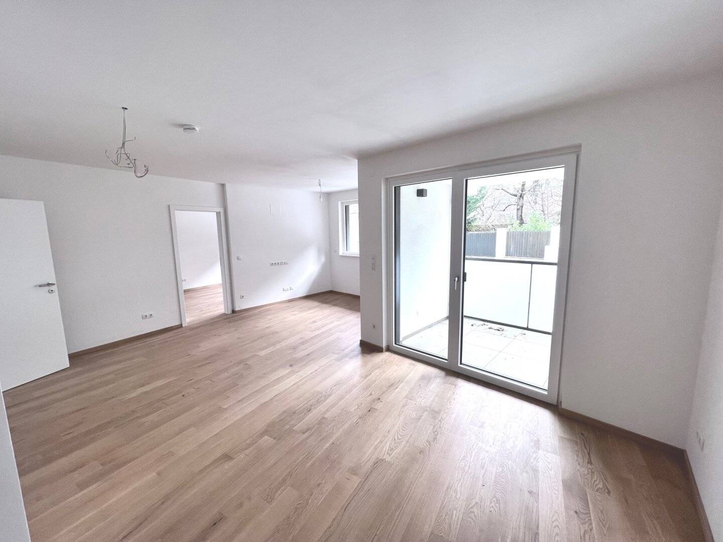 ANLEGER AUFGEPASST! Schönes 2-Zimmer Eigentum mit Loggia + Tiefgaragenplatz in Hietzing! Befristet vermietet!