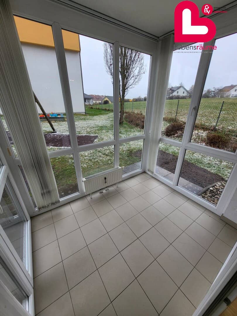 Großzügige Wohnung mit Wintergarten und kleiner Terrasse