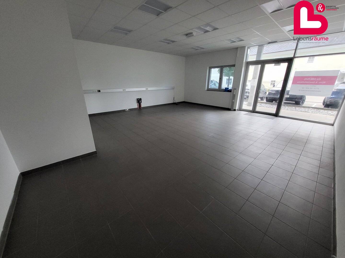 Modernes Geschäftslokal ab sofort verfügbar in Kronstorf