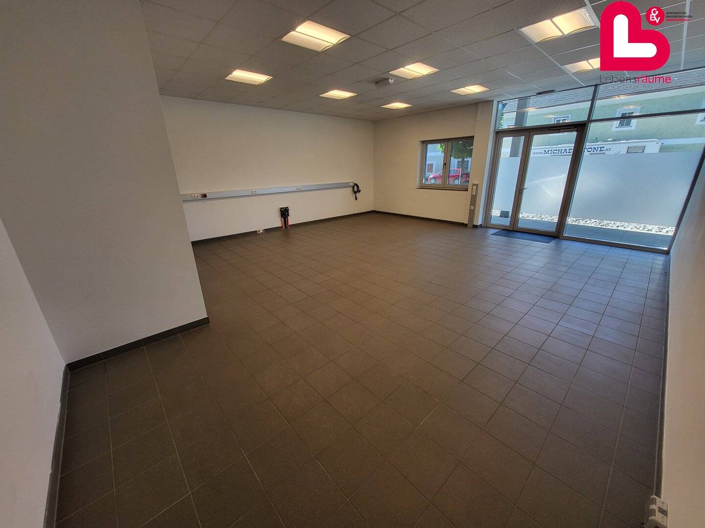 Modernes Geschäftslokal ab sofort verfügbar in Kronstorf