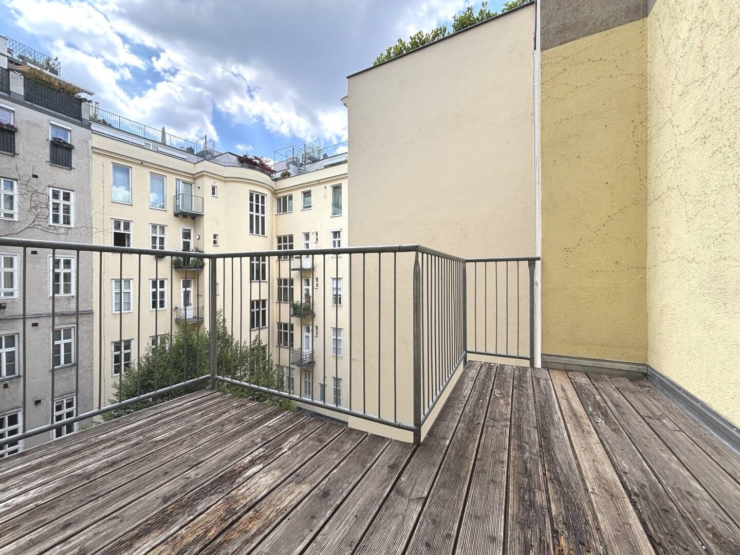 1030 nahe Rochusmarkt: Schöne 5-Zimmer Altbauwohnung mit S/W-Balkon! ERSTBEZUG NACH GENERALSANIERUNG!