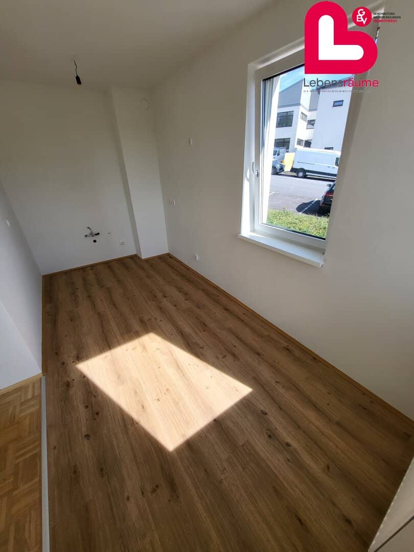 Schöne Erdgeschoß- Wohnung mit Loggia