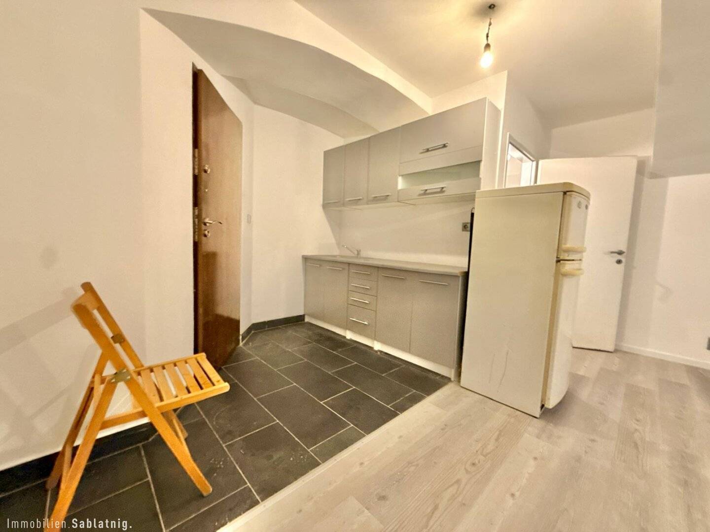 ATTRAKTIVE GEWERBEEINHEIT! - Vielseitig nutzbare Werkstattfläche mit Entwicklungspotenzial im 18. Bezirk Wiens mit ca. 80 m²!