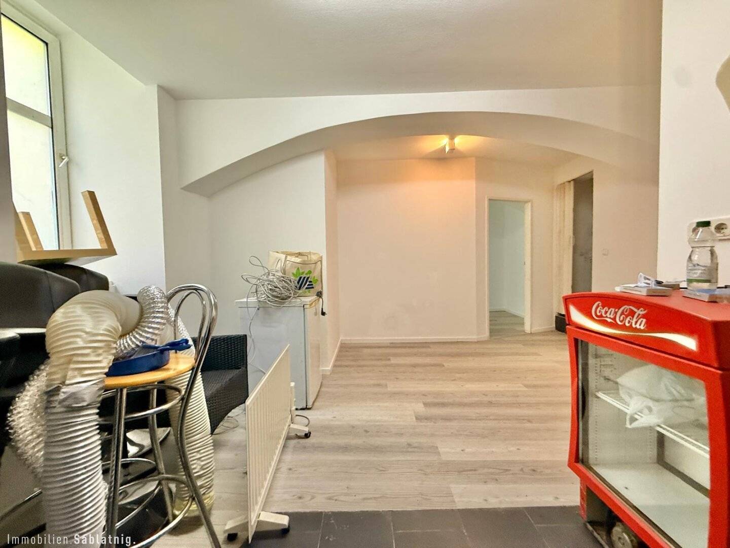 ATTRAKTIVE GEWERBEEINHEIT! - Vielseitig nutzbare Werkstattfläche mit Entwicklungspotenzial im 18. Bezirk Wiens mit ca. 80 m²!