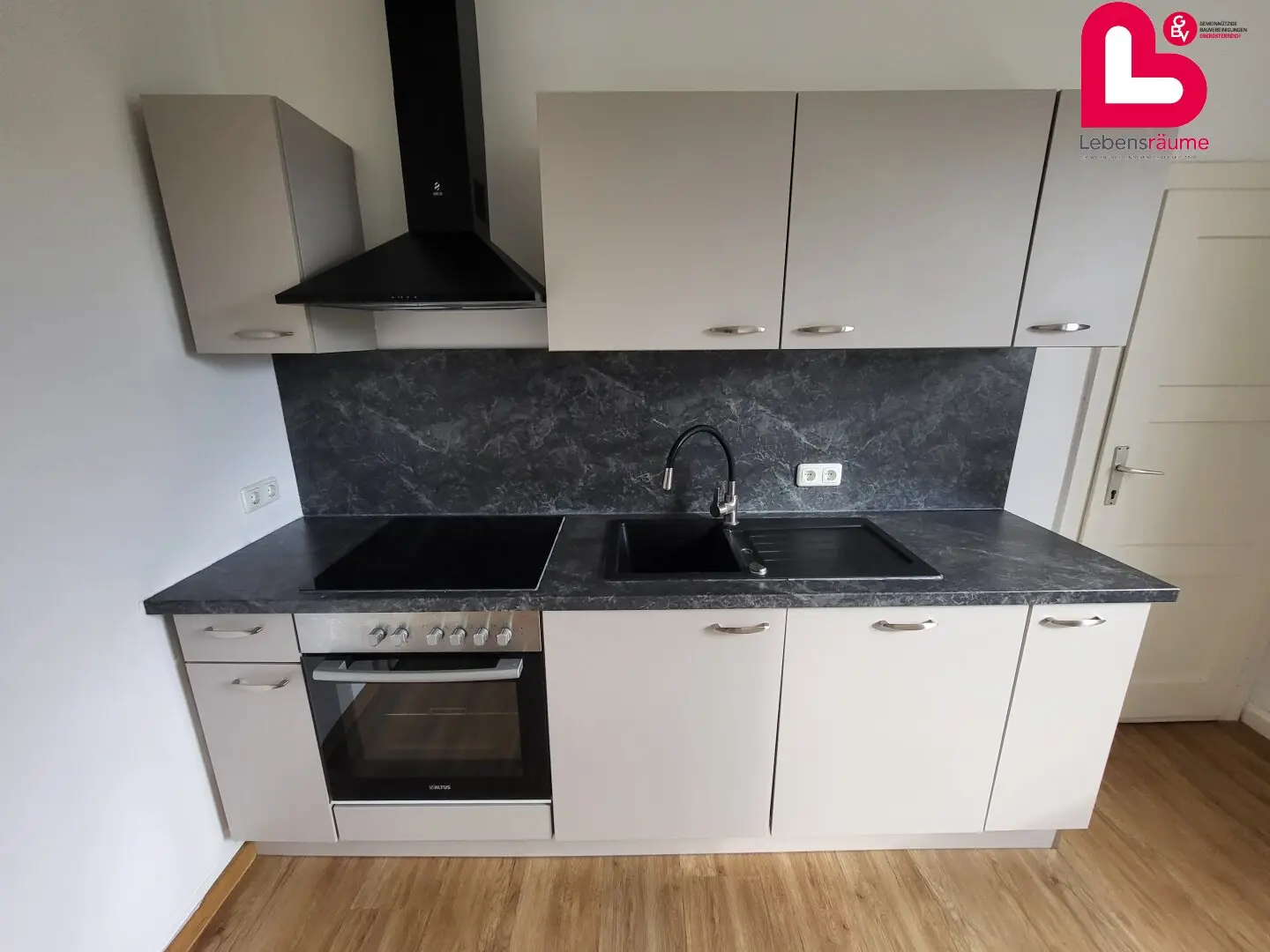 Große 4-Zimmer Familienwohnung