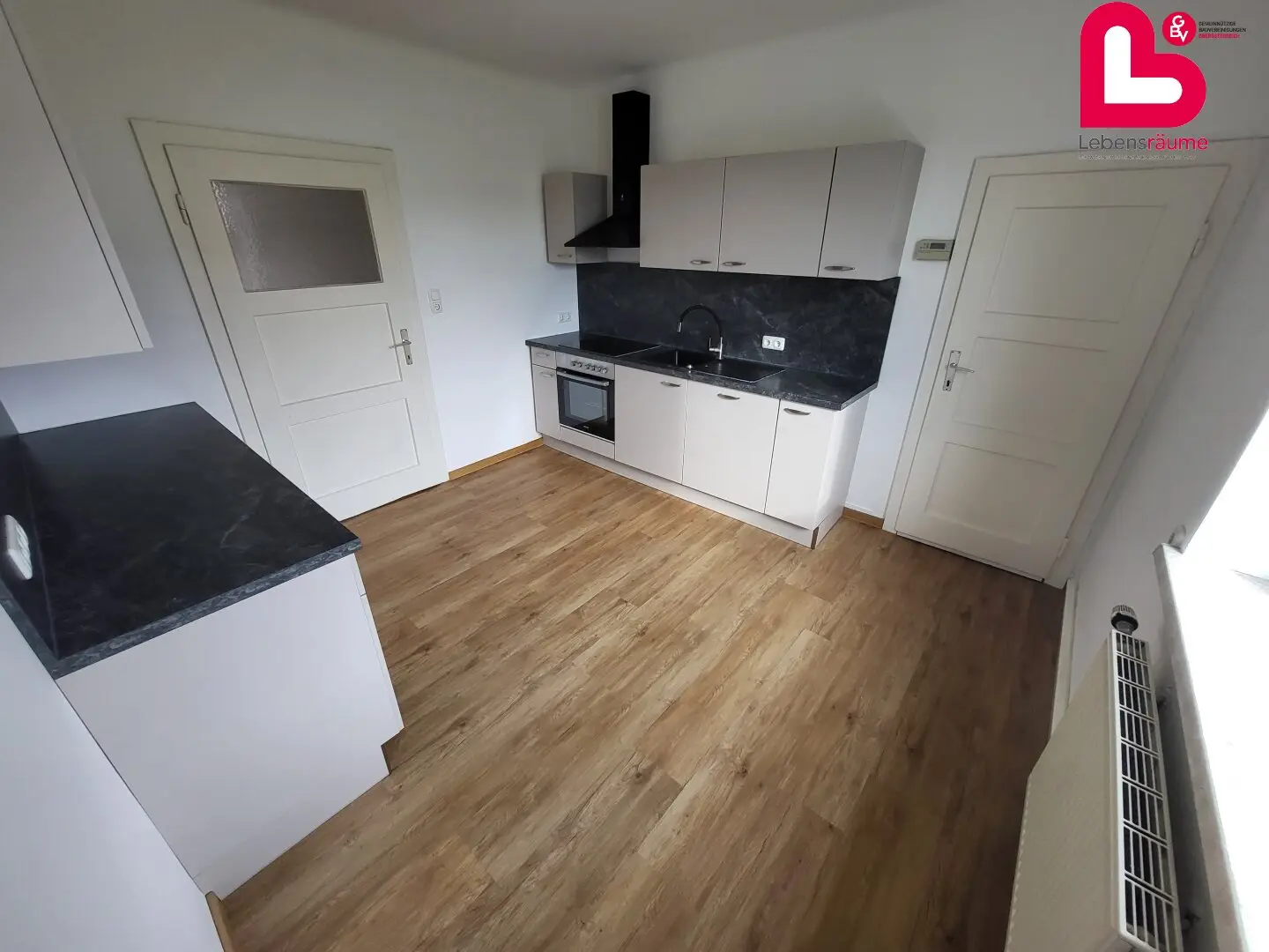 Große 4-Zimmer Familienwohnung