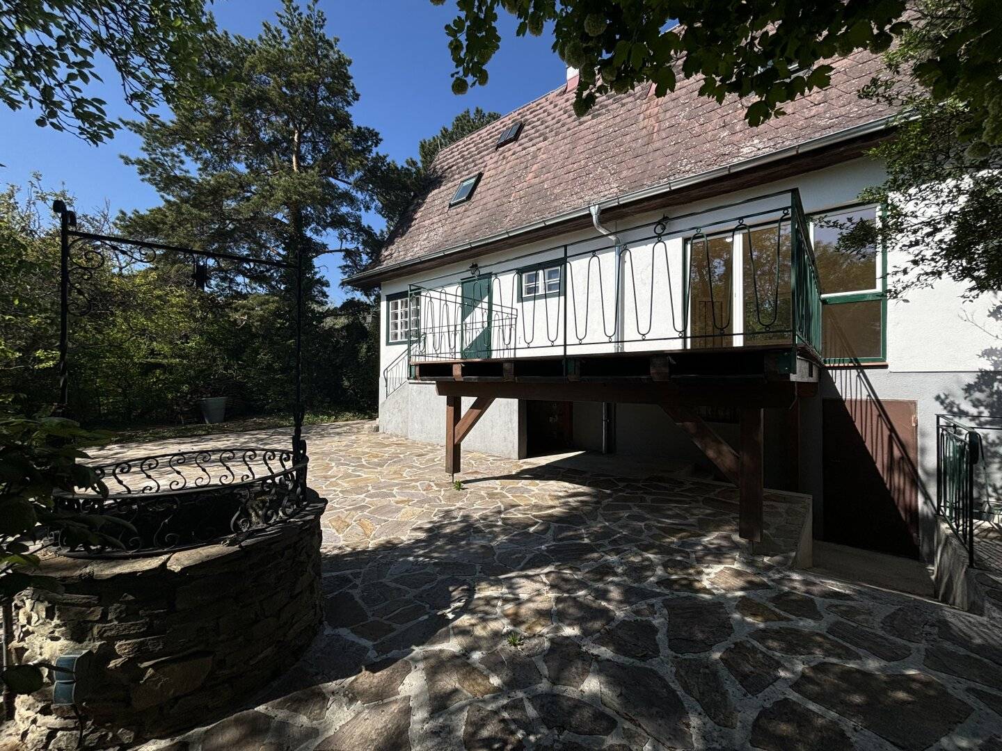 "Großer Garten, herrlicher Burgblick, perfektes Zuhause" - Charmantes Einfamilienhaus in Maria Enzersdorf!