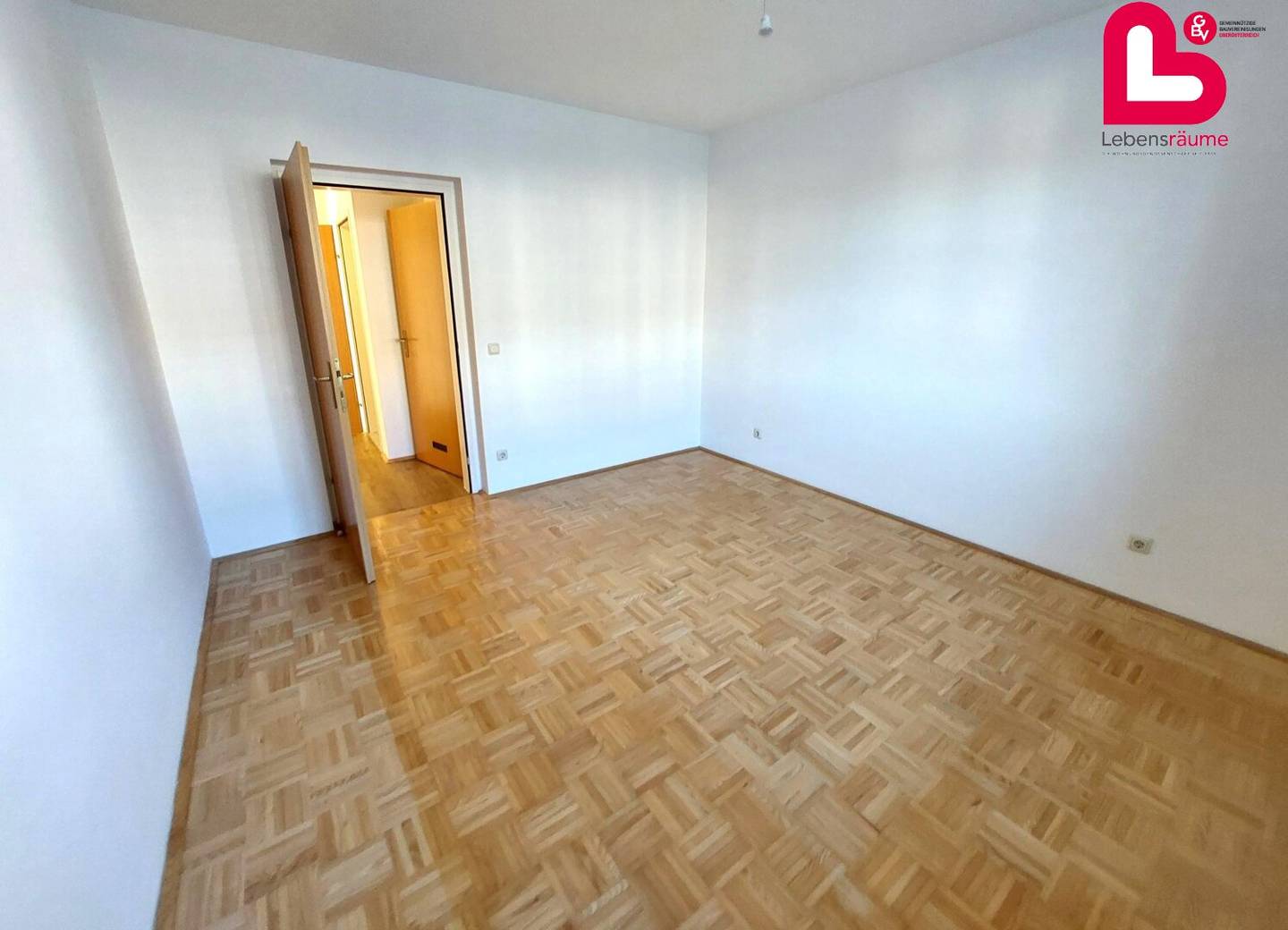 *6 Monate mietreduziert* Helle Wohnung im 1.OG