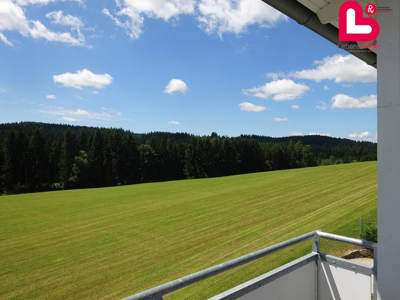 Helle 3-Zimmer Wohnung mit sonniger Loggia und herrlichem Ausblick