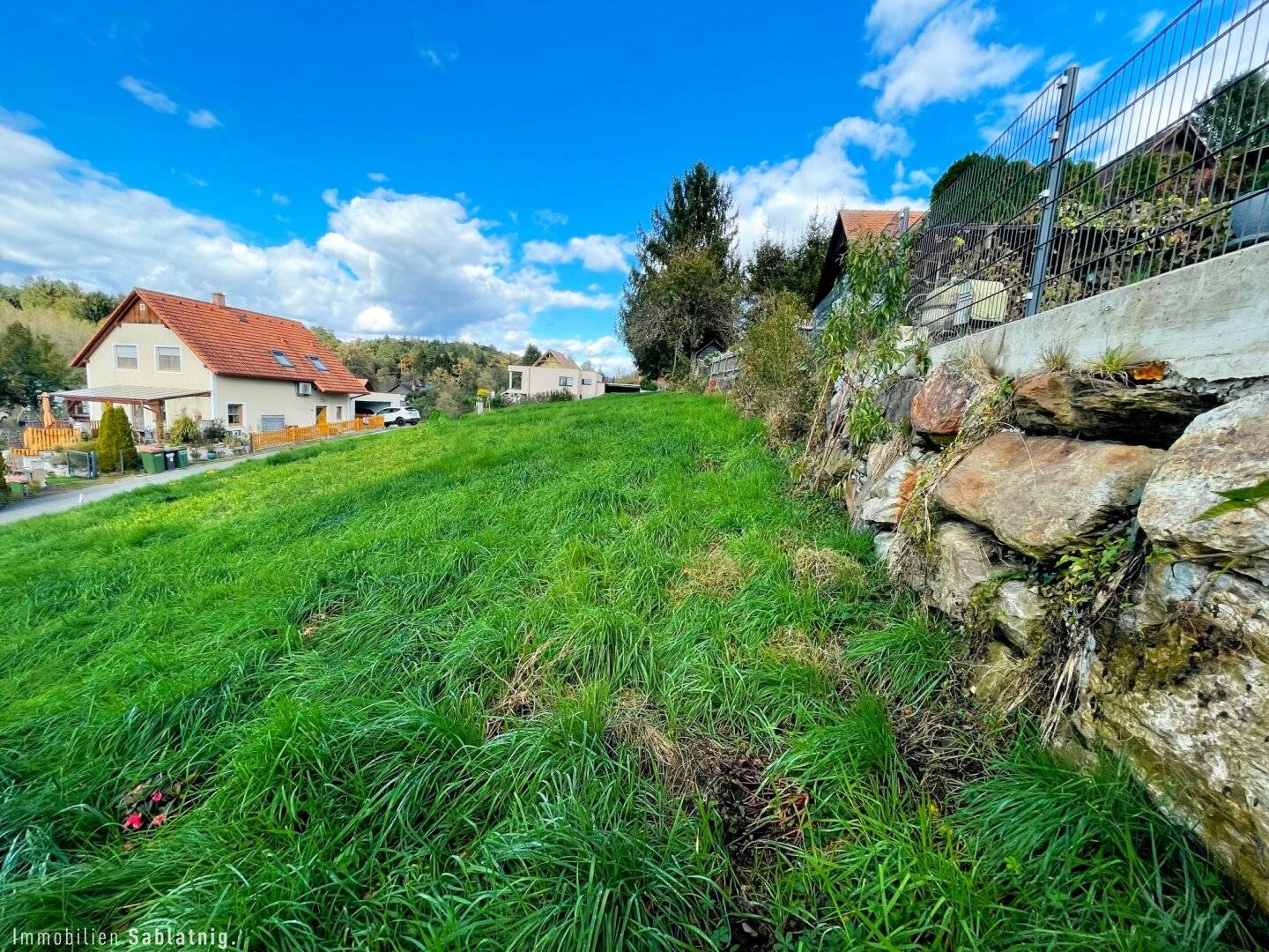 RUHELAGE & AUSSICHTSLAGE! Baugrundstück nahe Graz!