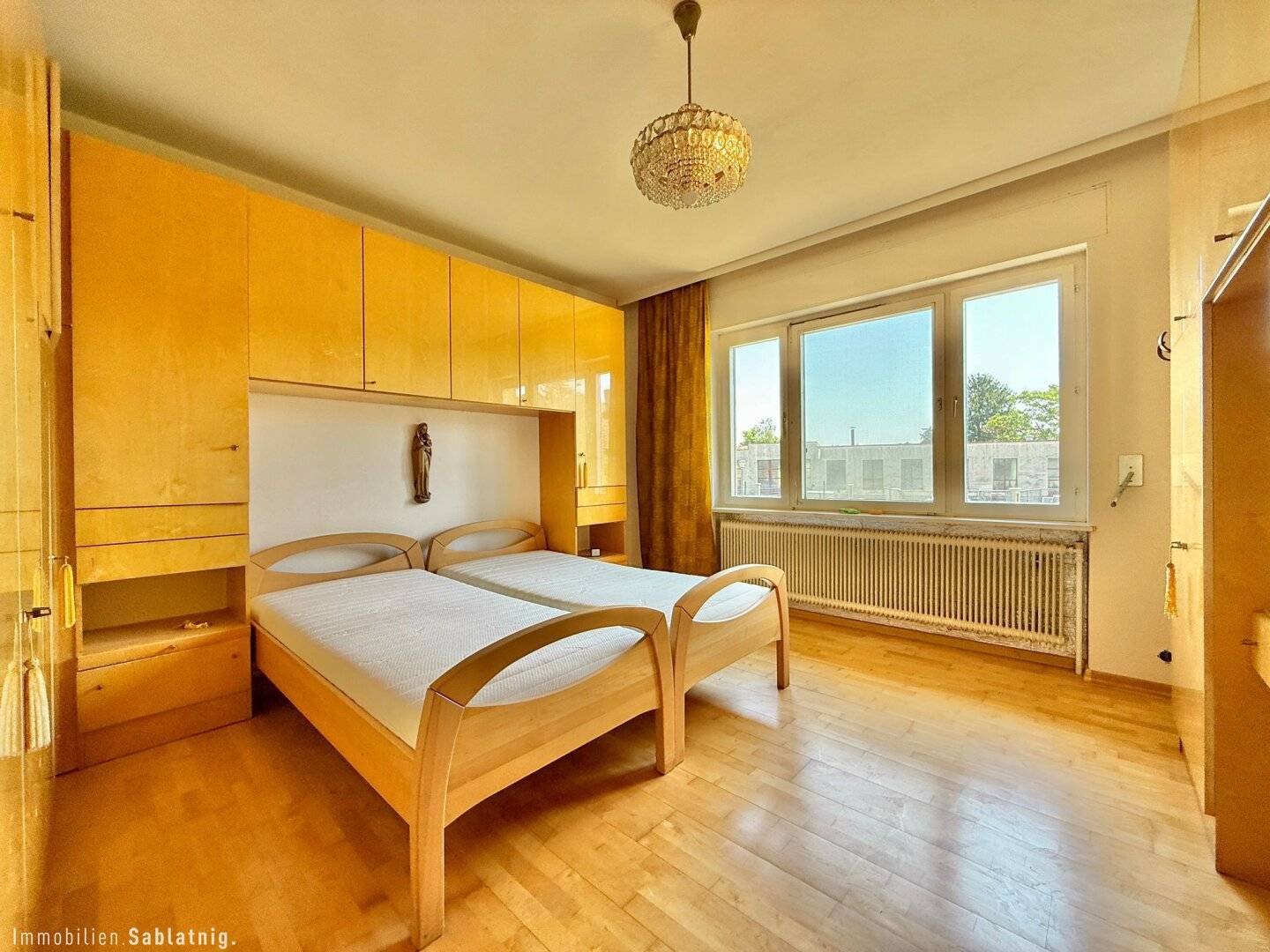 GROßZÜGIGES EINFAMILIENHAUS mit Garten, Terrasse & Garage in Mannersdorf a.d. March – Renovierungsprojekt!