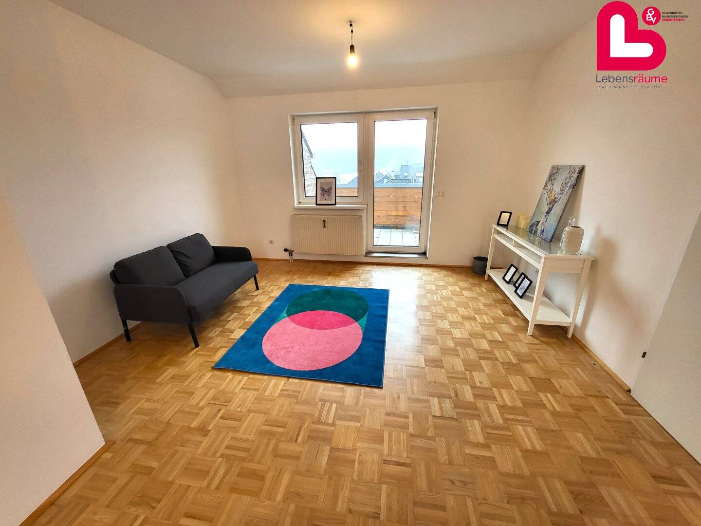 *3 Monate mietreduziert* Schöne Wohnung mit Loggia und Parkplatz