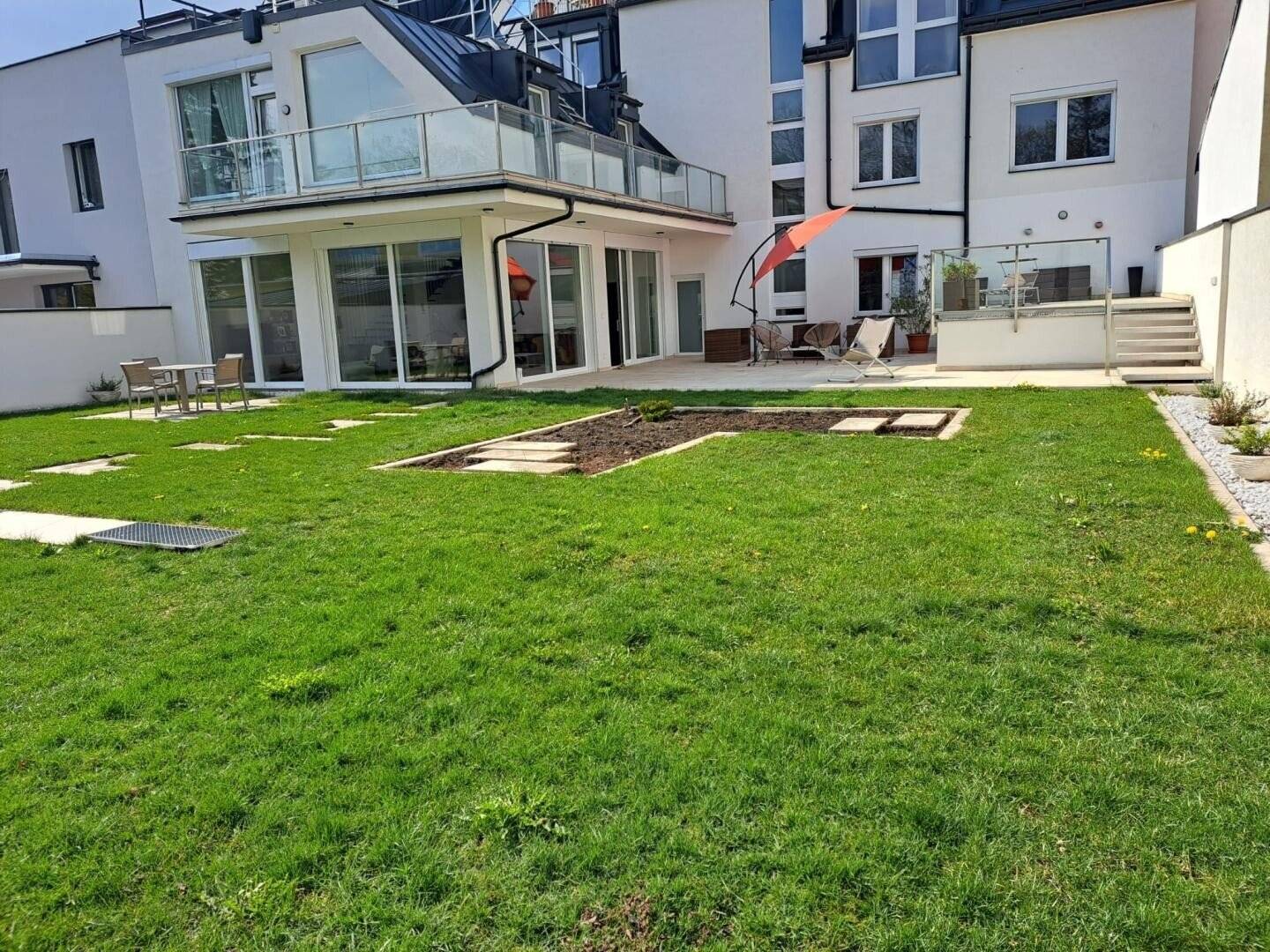 ++ EIGENTUMSGARTEN  365m² + Wfl 183m²+ Große Wohnessküche 67m² + Garage ++ Nähe Schloss Hetzendorf +