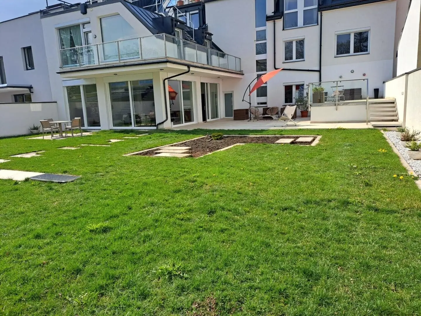 ++ EIGENTUMSGARTEN 365m² + Wfl 183m²+ Große Wohnessküche 67m² + Garage ++ Nähe Schloss Hetzendorf +