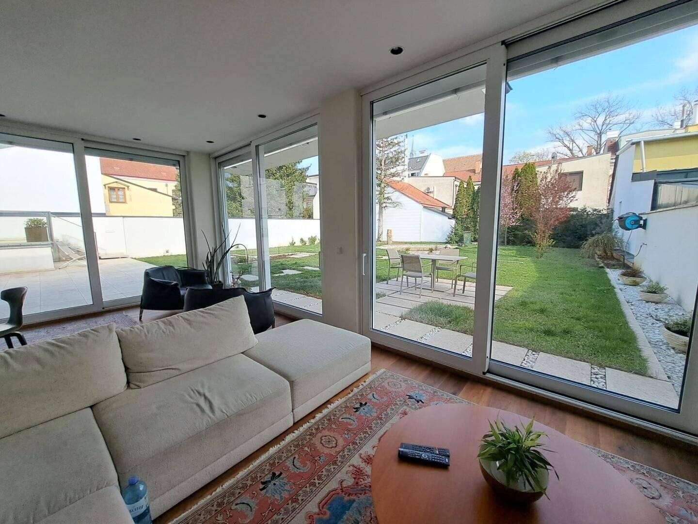 ++ EIGENTUMSGARTEN  365m² + Wfl 183m²+ Große Wohnessküche 67m² + Garage ++ Nähe Schloss Hetzendorf +