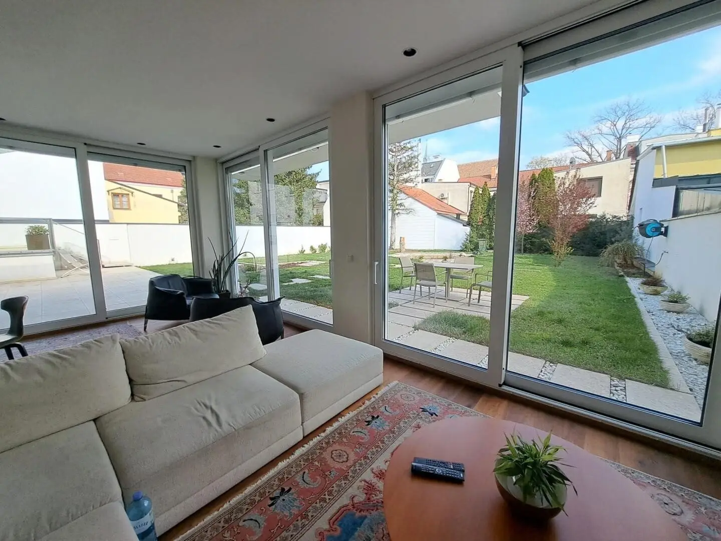 ++ EIGENTUMSGARTEN 365m² + Wfl 183m²+ Große Wohnessküche 67m² + Garage ++ Nähe Schloss Hetzendorf +