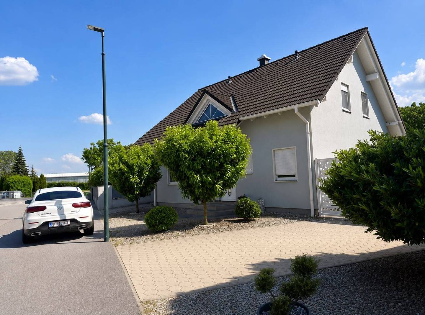 +LICHTDURCHFLUTETES EINFAMILIENHAUS IN PROTTES+ Grundstück 752m²+ 5 Zimmer+ Wohnessküche 45m²+Kamin+, Garage & moderner Ausstattung!