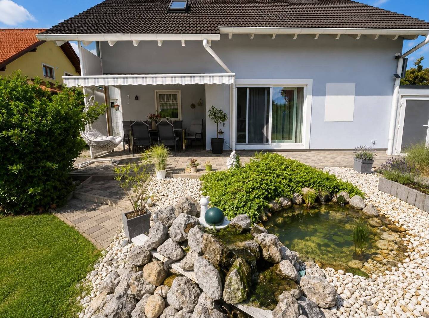 +LICHTDURCHFLUTETES EINFAMILIENHAUS IN PROTTES+ Grundstück 752m²+ 5 Zimmer+ Wohnessküche 45m²+Kamin+, Garage & moderner Ausstattung!