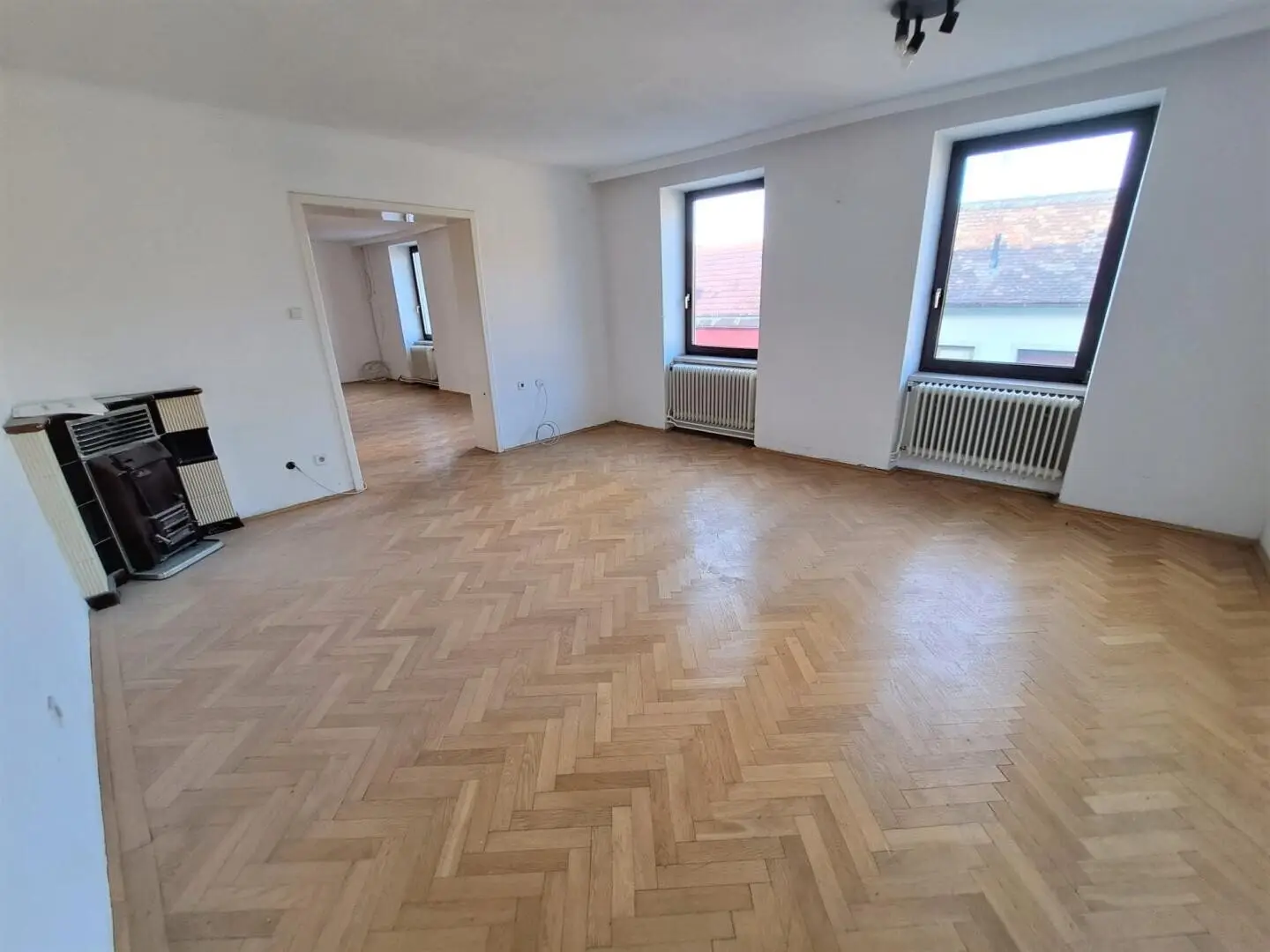 +++WEINVIERTEL+ TOP LAGE, TOP GELEGENHEIT +2 HÄUSER + IDEAL FÜR 2 FAMILIEN + INKL. GESCHÄFTSLOKAL ehemaliger Metzgerbetrieb mit großem Potenzial +40 MINUTEN VON WIEN ENTFERNT