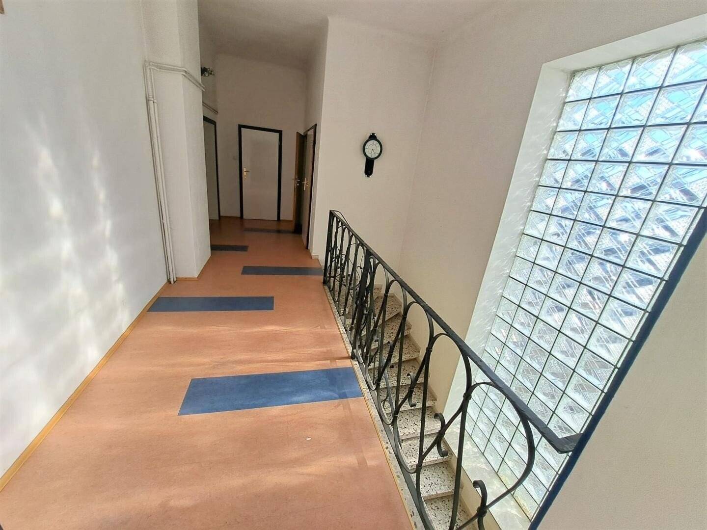 +++WEINVIERTEL+ TOP LAGE, TOP GELEGENHEIT +2 HÄUSER + IDEAL FÜR 2 FAMILIEN + INKL. GESCHÄFTSLOKAL ehemaliger Metzgerbetrieb mit großem Potenzial +40 MINUTEN VON WIEN ENTFERNT