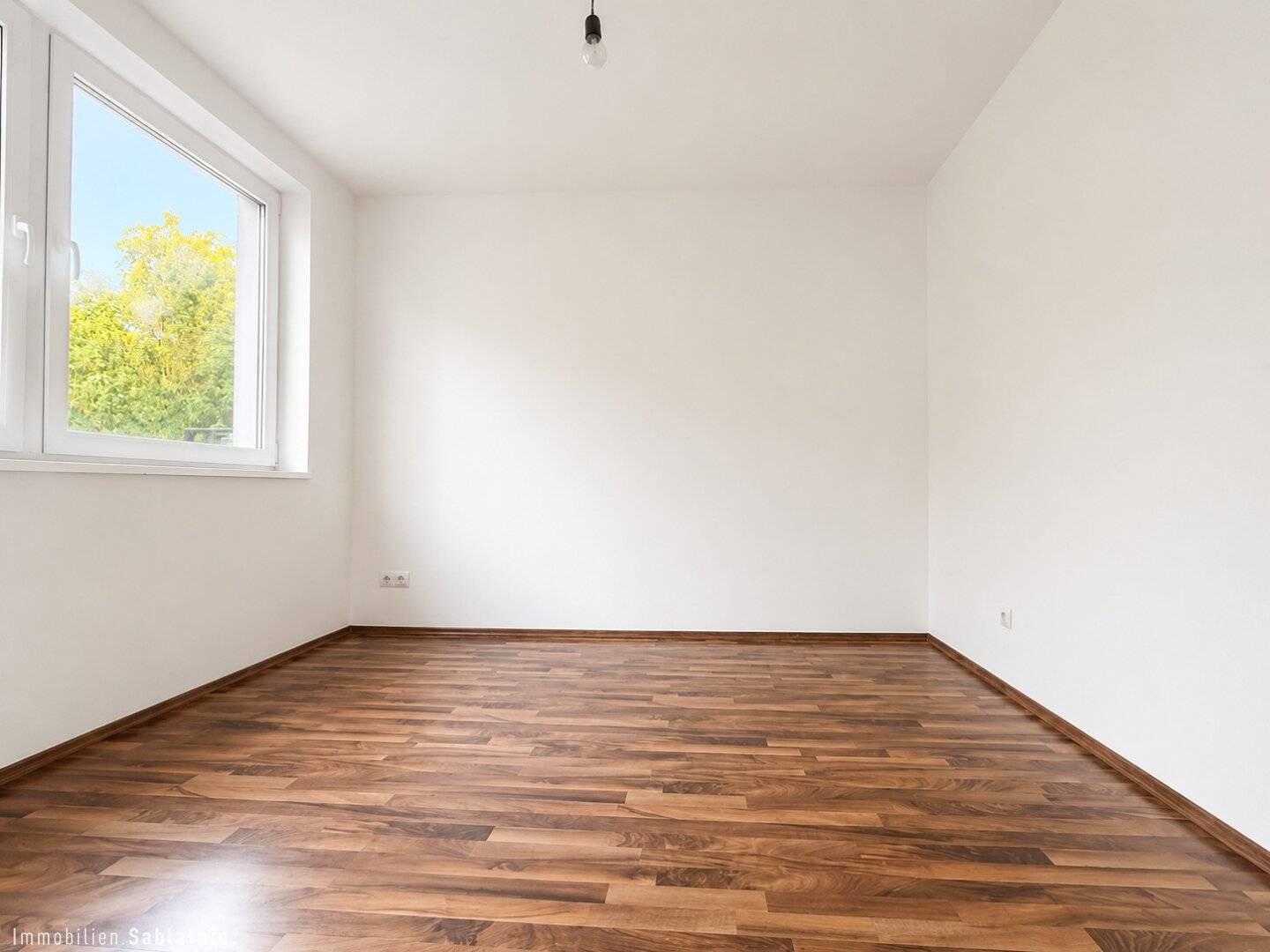 Charmante 2-Zi-Wohnung in Imbach mit Terrasse, Garage & moderner Einbauküche!