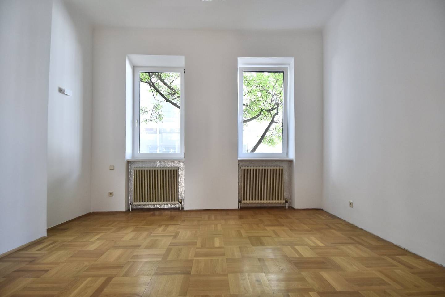 Bright historic apartment with flexible layout near Schönbrunn