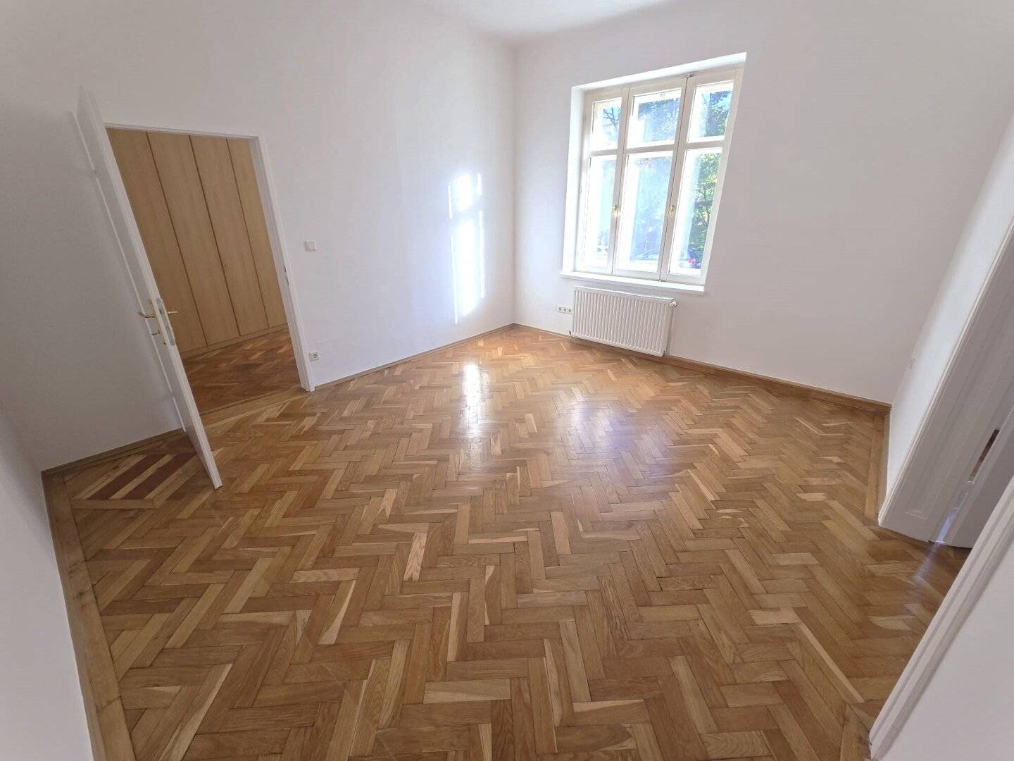 ++ Jugendstil-Juwel im Wiener Altbau 92 m² um nur € 359.000,- ++3 Zimmer mit großer separaten Küche +  Grünblick auf den Baumgartner-Casino-Park UND NÄHE U4 HÜTTELDORF ++
