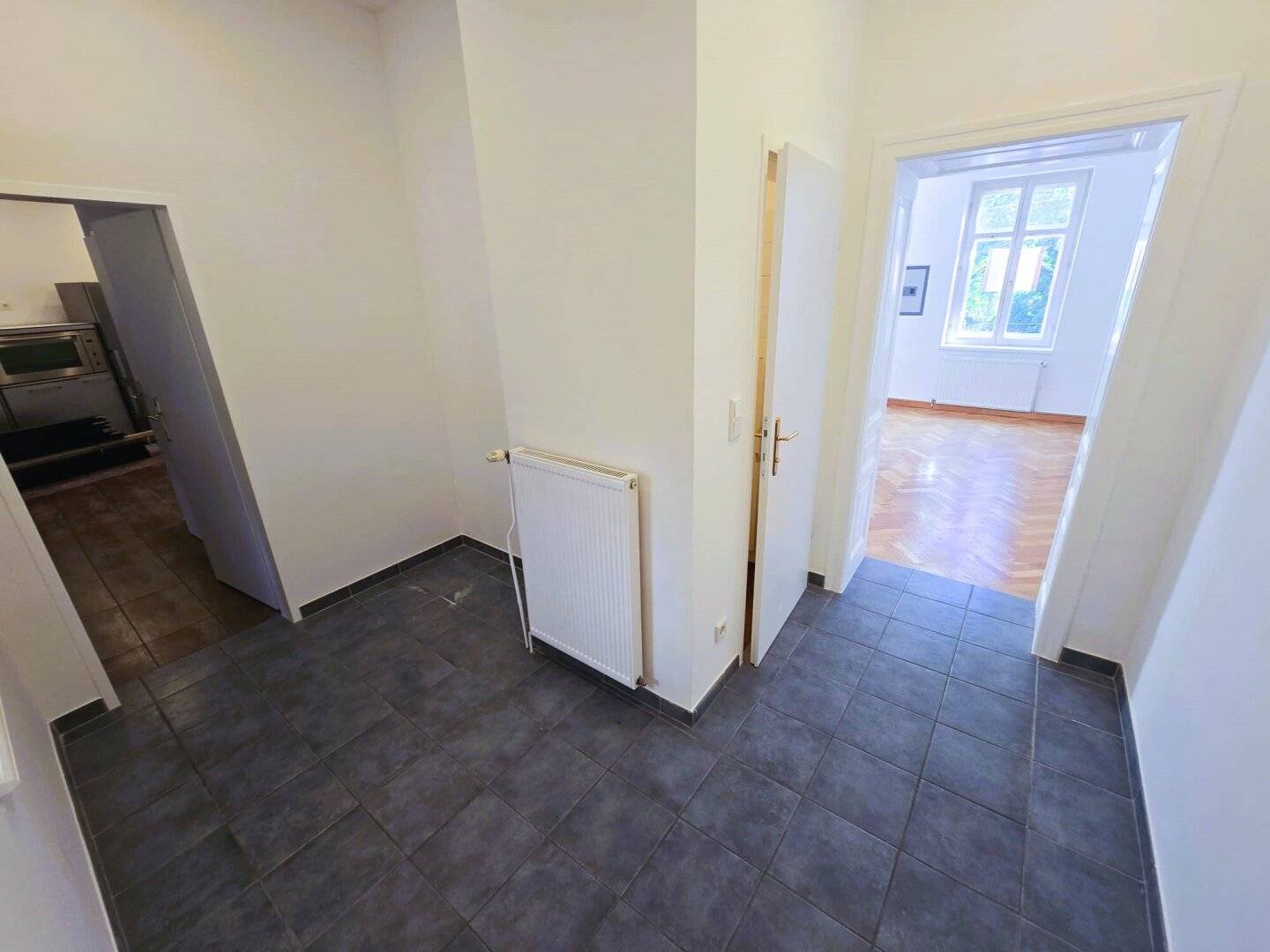 ++ Jugendstil-Juwel im Wiener Altbau 92 m² um nur € 359.000,- ++3 Zimmer mit großer separaten Küche +  Grünblick auf den Baumgartner-Casino-Park UND NÄHE U4 HÜTTELDORF ++