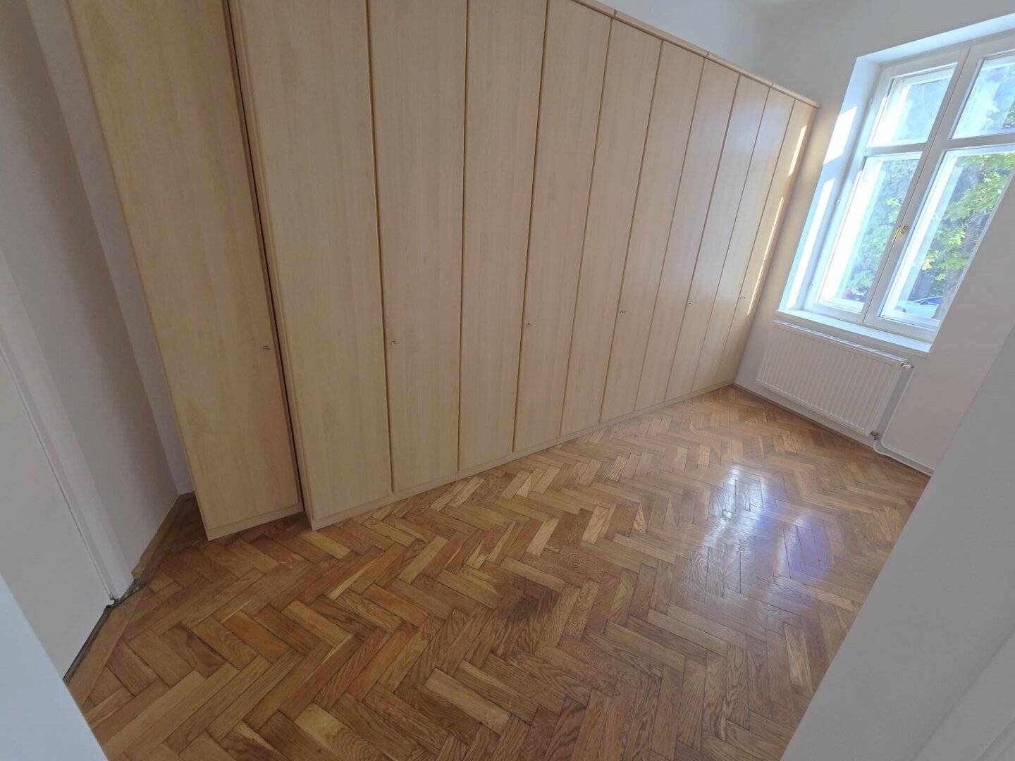 ++ Jugendstil-Juwel im Wiener Altbau 92 m² um nur € 359.000,- ++3 Zimmer mit großer separaten Küche +  Grünblick auf den Baumgartner-Casino-Park UND NÄHE U4 HÜTTELDORF ++