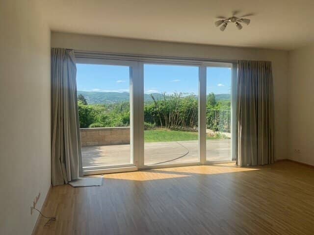 TOP! Exklusives Miet-Terrassen-Eckreihenhaus am Fuße des Bisambergs mit tollen Weitblick!