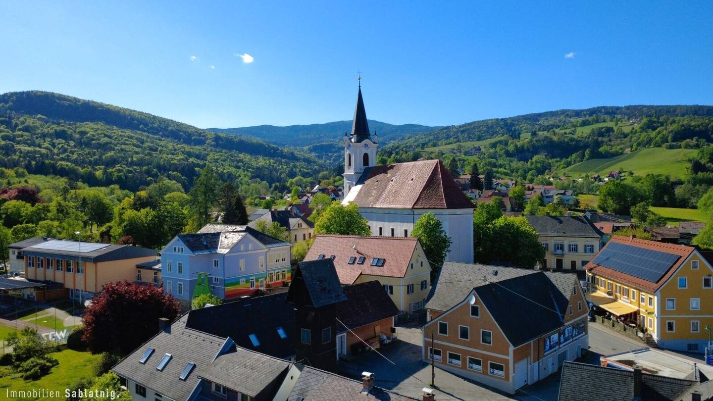 PROJEKTLIEGENSCHAFT mit historischem Herrenhaus auf großzügigem Grundstück mit Entwicklungspotenzial!