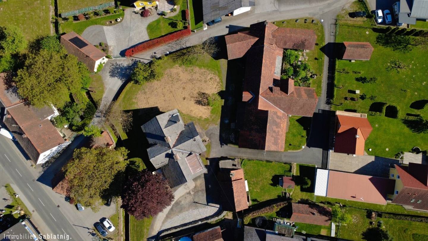 PROJEKTLIEGENSCHAFT mit historischem Herrenhaus auf großzügigem Grundstück mit Entwicklungspotenzial!