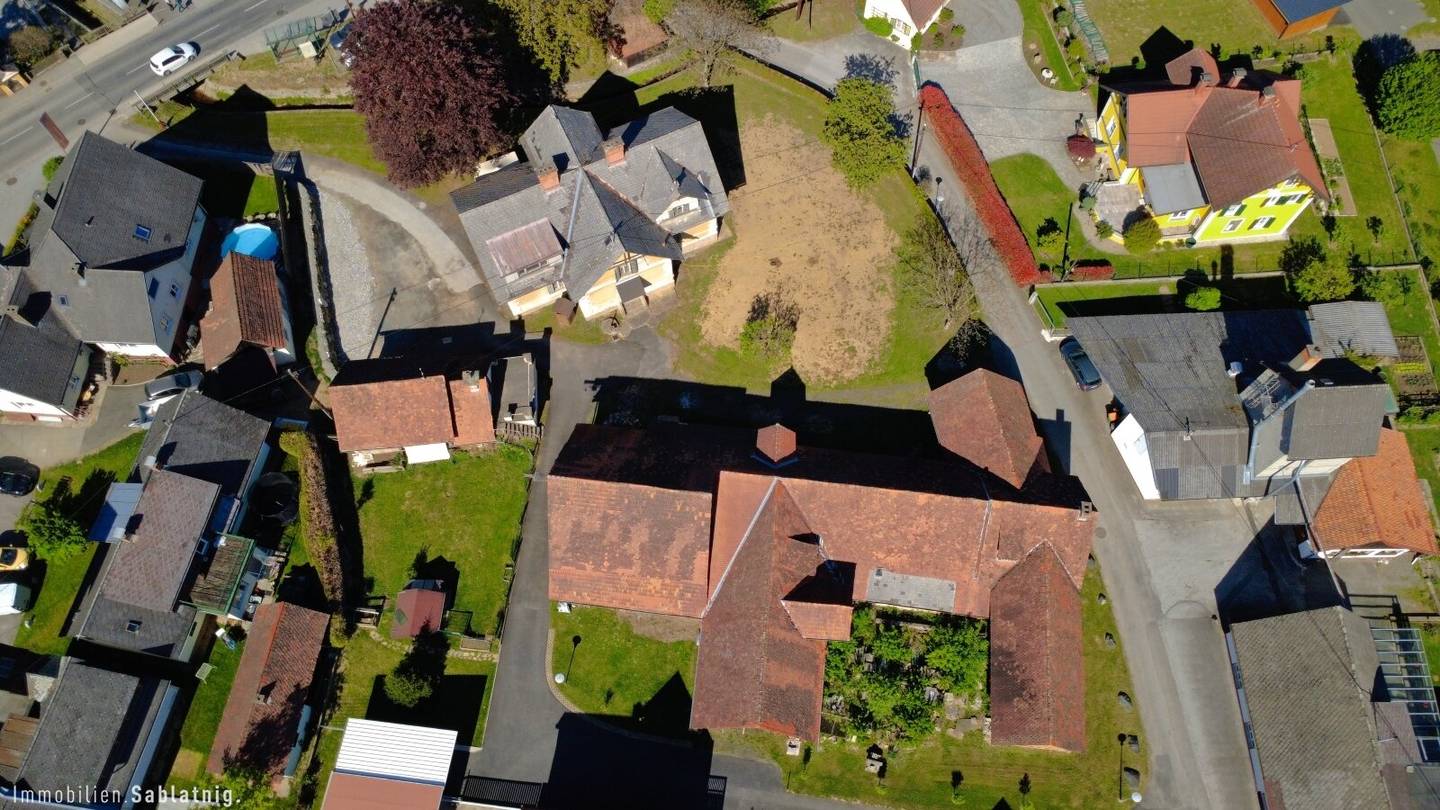 PROJEKTLIEGENSCHAFT mit historischem Herrenhaus auf großzügigem Grundstück mit Entwicklungspotenzial!